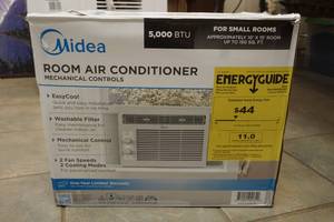 lot 218 image: Air conditioning unit