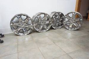 lot 222 image: Chrome Wheels