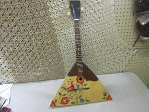 lot 131 image: (C-2) 3-String Balalaike 26 58 Lo...