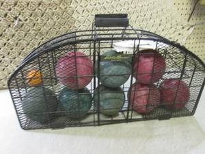 lot 154 image: (EW3) Eddie Bauer Bocce Ball Set in...