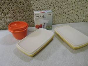 lot 180 image: (CSB) Tupperware Containers with Li...