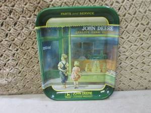 lot 190 image: (FS) John Deere Metal Tray 10 34 ...