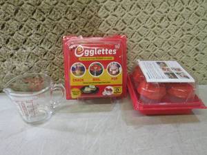 lot 197 image: (BS) Egglettes Hard Boiled Eggs Wit...
