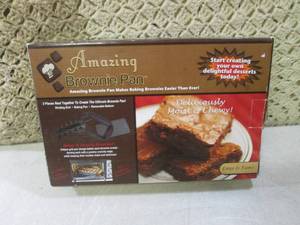 lot 210 image: (BSB) Amazing Brownie Pan ...