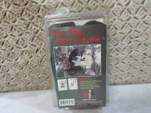 lot 218 image: (H-2) Bear Hug Tree Stand Safety Ha...