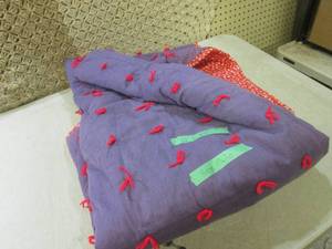 lot 271 image: (CSB) Homemade Blanket 72 x 80...