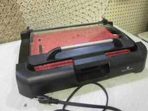 lot 272 image: (RM1) Paula Deen Electric Grill...