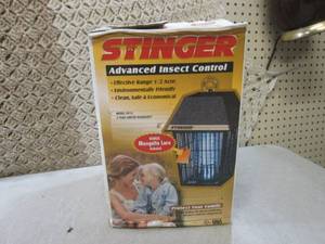 lot 281 image: (BSB) Stinger Hanging Bug Zapper...