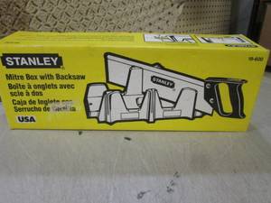 lot 286 image: (RM3) Stanley Mitre Box with Backsa...