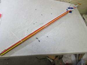 lot 300 image: (C-3) 7 Driveway Markers 2 Reflecto...