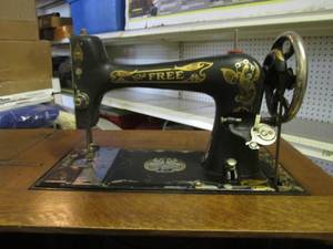lot 2 image: (EC1) Vintage The Free Free Sewin...