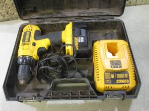 lot 5 image: (F-2) Dewalt Cordless 18V XRP Drill...
