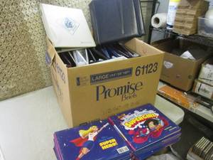 lot 19 image: (RM5) Big Box of Books and 3-Ring B...