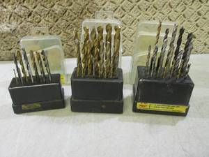 lot 30 image: (EC1) Assorted Drill Bits...