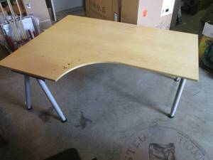 lot 51 image: (A-1) Corner Table Desk Height Adju...