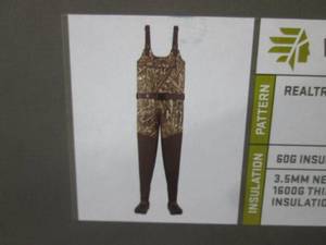 lot 81 image: (EW3) LaCrosse Mens Real Tree Camo...