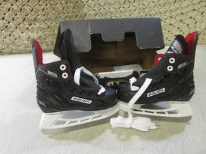 lot 94 image: (CSB) Bauer Ice Skates New In Box S...