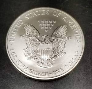 2002 AMERICAN SILVER EAGLE 1 TROY OZ .999 FINE SILVER DOLLAR