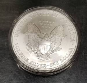 2005 AMERICAN SILVER EAGLE 1 TROY OZ .999 FINE SILVER IN AIRTITE