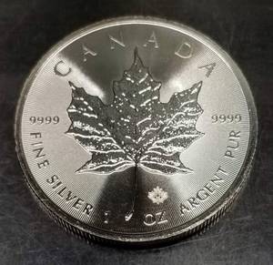 2016 CANADA $5 MAPLE 1 TROY OZ .9999 FINE SILVER