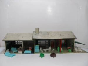 Vintage MARX Tin Toy Doll House wFurniture