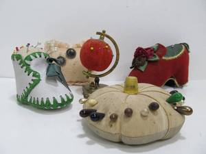 Lot of 5 Vintage &amp Antique Pin Cushions wPins
