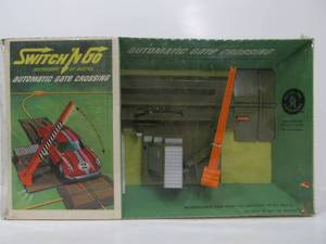 NOS Vintage HOT WHEELS Automatic Gate Crossing Switch N Go
