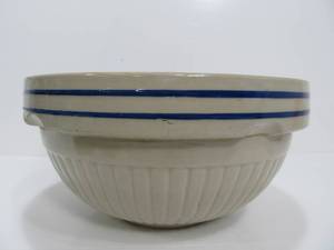 Nice Vintage RED WING Stoneware Mixing Bowl
