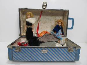 Suitcase wVintage 1960s Barbie etc Dolls &amp Outfits