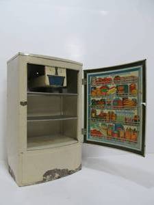 Old Vintage WOLVERINE Toy Refrigerator