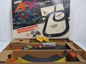 Aurora AFX Slot Car Racing Set wCars