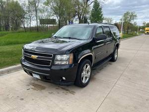 2010 CHEVY SUBURBAN 1500 LT 4X4
