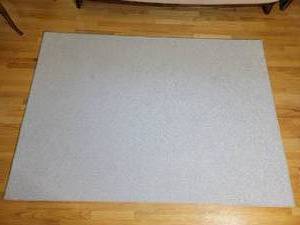 lot 19 image: Off White Area Rug