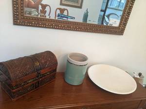 lot 42 image: Lovely Decor Set- Large Platter, Vase and Wicker and Brass Chest