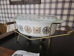 lot 39 image: Rare Mid-Century-Modern Pyrex Hex Signs Patterns 1958 Chafing Dish with Stand