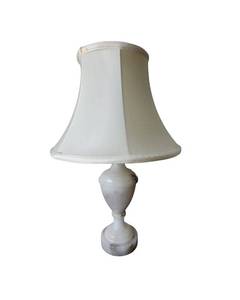 lot 78 image: Marvelous Small Marble Based Lamp