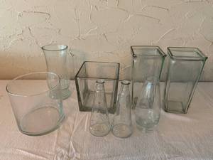 lot 15 image: Variety of Clear Vases