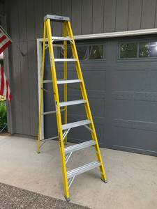lot 18 image: Keller 8 foot step ladder