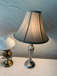 lot 26 image: TABLE LAMPS