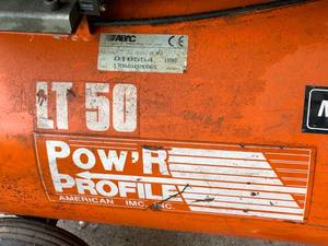 lot 6 image: AIR COMPRESSOR