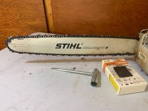 lot 9 image: STIHL 20 INCH CHAINSAW