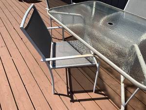 lot 92 image: Patio Set