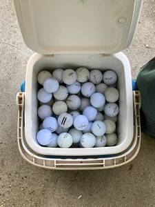 lot 107 image: GOLF CLUBS IN BAG, GOLF BALLS AND LITTLE COOLER