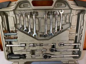 lot 141 image: CHANNEL LOCK TOOL SET