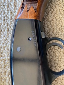 lot 85 image: MOSSBERG 12 GAUGE PUMP SHOT GUN