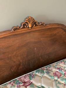 lot 44 image: WONDERFUL ANTIQUE FULL SIZE BED - EVERYTHING INCLUDED