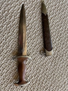 lot 86 image: GERMAN DAGGER WITH WOOD AND METAL INLAID HANDLE