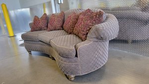 GORGEOUS HANCOCK & MOORE CUSHIONED SOFA