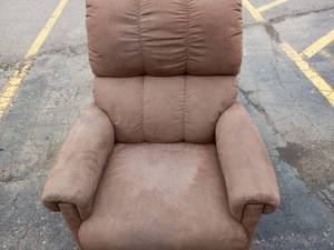 BROWN MIRCO FIBER LAZBOY CHAIR