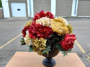 SILK FLOWER ARRANGEMENT WITH BLACK POT